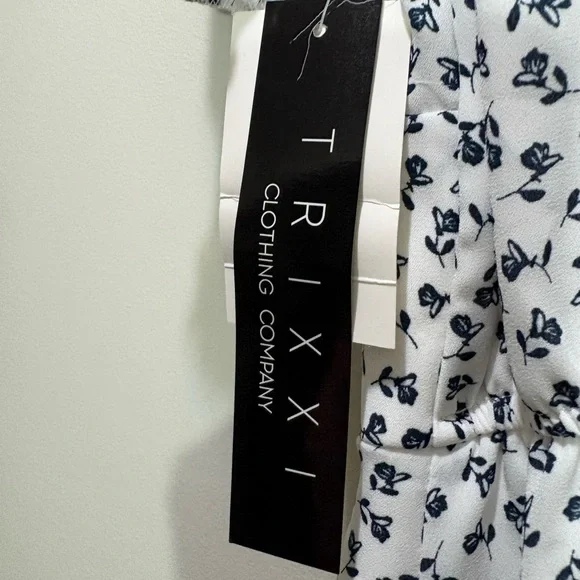 White and navy Floral Dress - Picture 6 of 6